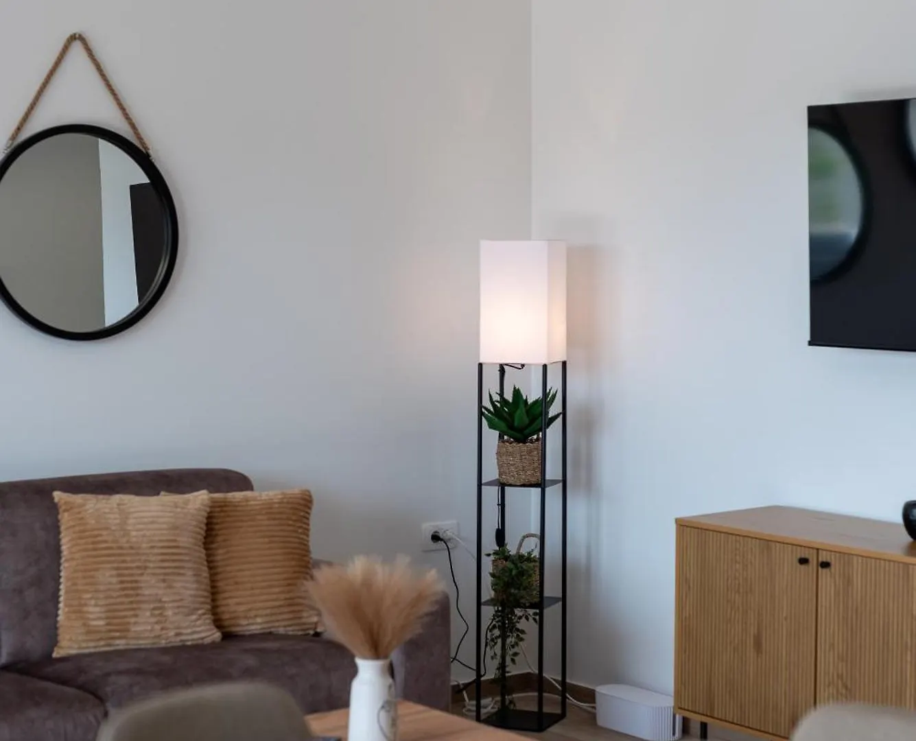 Apartment Terra - Comfort With Garden, Terrace & Parking, Just Minutes To Trogir Town & Beach 0*,  Croacia
