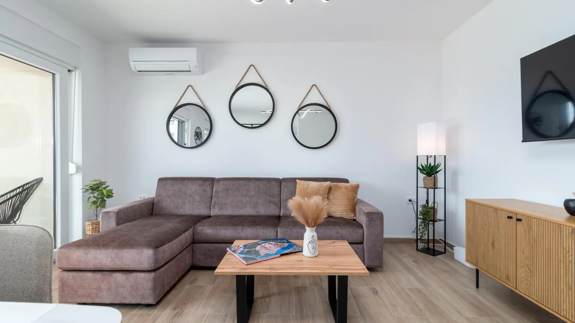 Apartment Terra - Comfort With Garden, Terrace & Parking, Just Minutes To Trogir Town & Beach 0*,