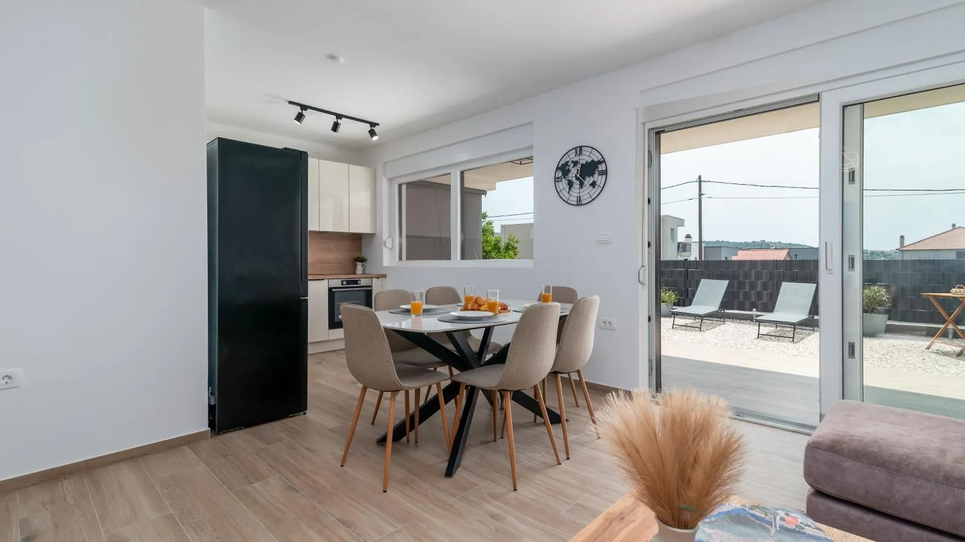 Apartment Terra - Comfort With Garden, Terrace & Parking, Just Minutes To Trogir Town & Beach 0*,